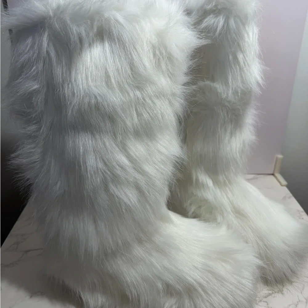 Carl Karida Women's White Faux Fur Boots -- 8.5